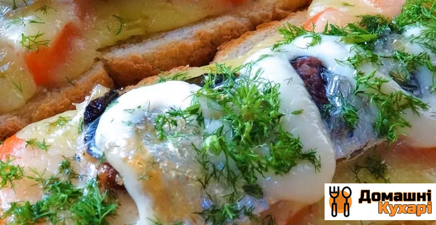 Гарячі бутерброди зі шпротами, помідорами і сиром - фото крок 3