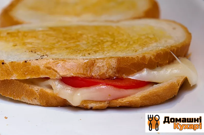 Гарячий бутерброд на сковороді - фото крок 6
