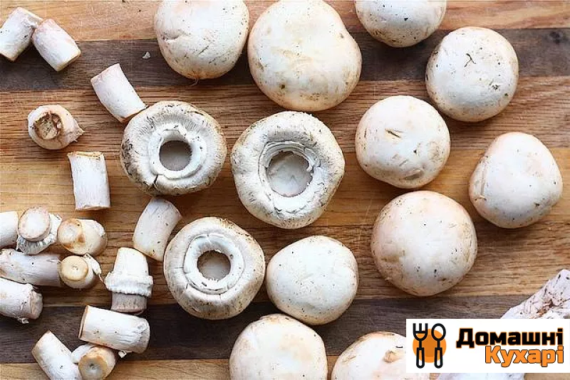 гриби, фаршировані беконом - фото крок 2