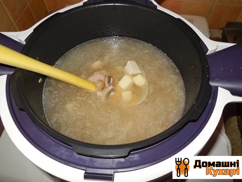 Грибний суп з печериць з плавленим сиром - фото крок 5
