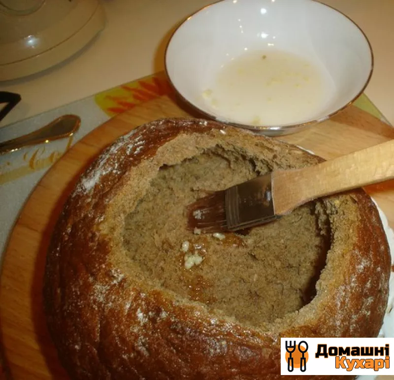 Грибний суп в буханці хліба - фото крок 2