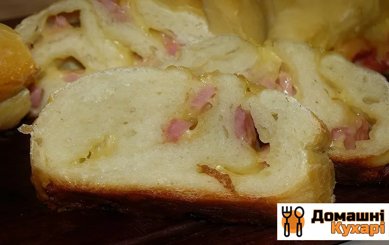 Хліб з ковбасою і сиром в хлібопічці - фото крок 9