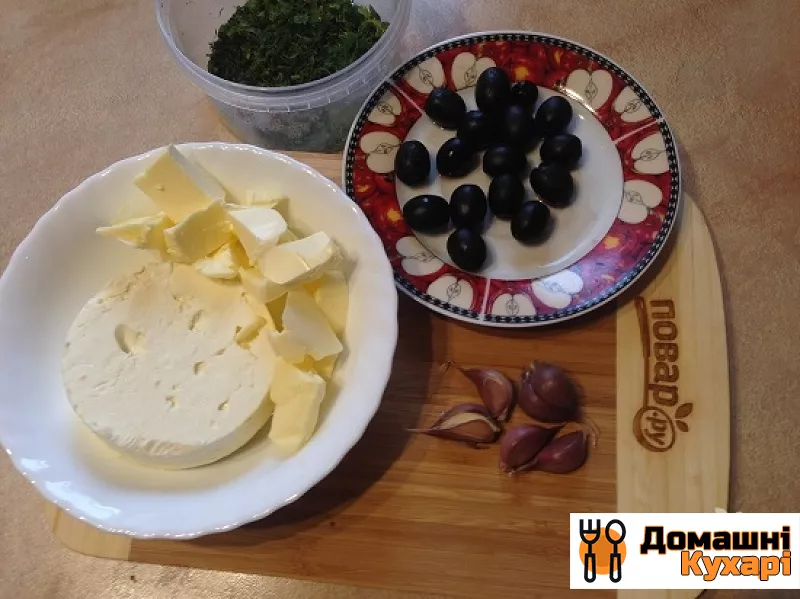 Кульки з бринзи з оливками в хлібних крихтах - фото крок 2
