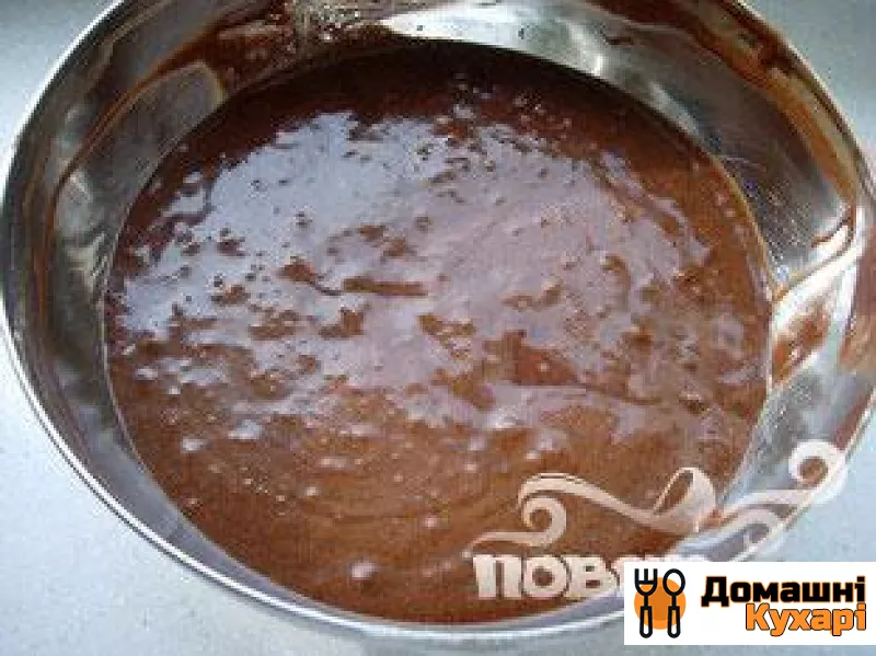 Шоколадний кекс з малиновим соусом - фото крок 4
