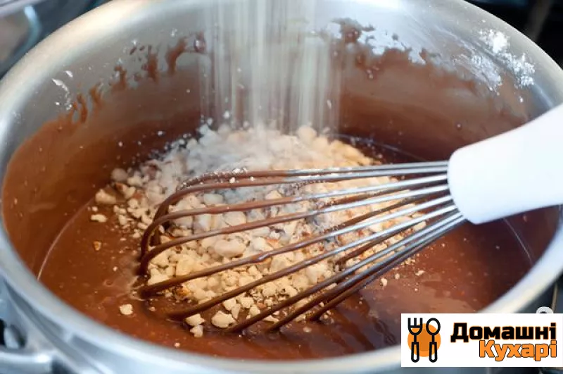 Шоколадний пиріг з горіховою глазур'ю - фото крок 4
