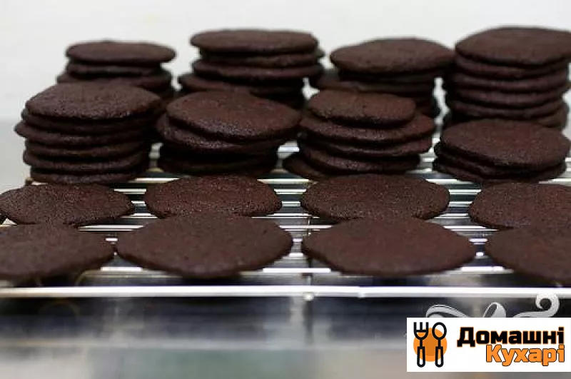 Шоколадне печиво з вершковим кремом - фото крок 2