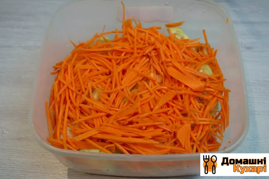 Синенькі з морквою квашені - фото крок 2