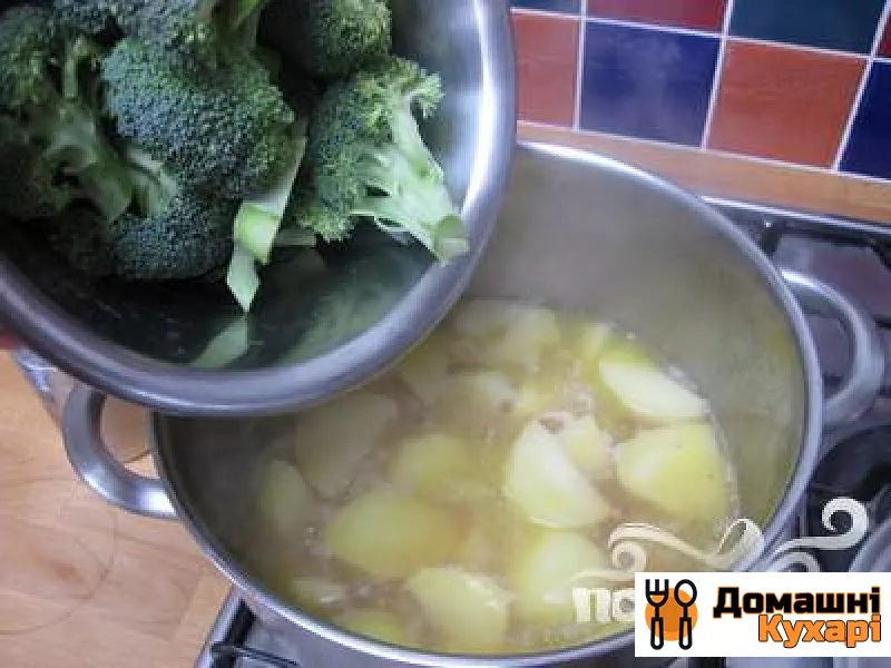 Вершковий суп з брокколі та картоплею - фото крок 4