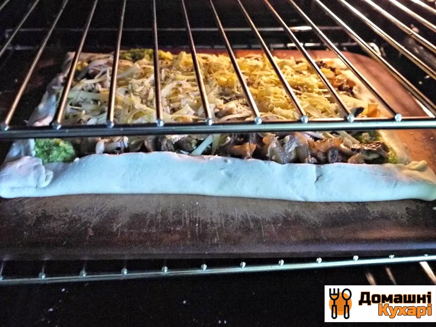 Листковий пиріг з брокколі і грибами - фото крок 7