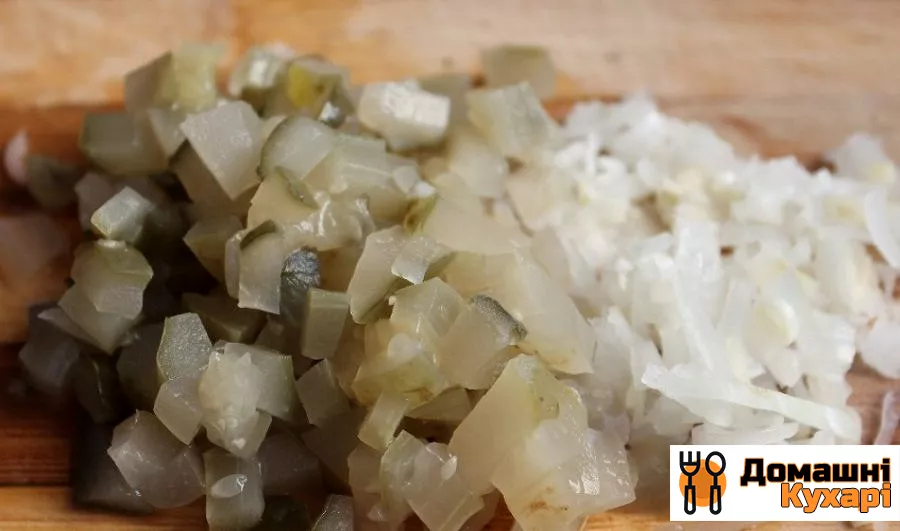 Листковий салат з солоними огірками - фото крок 2