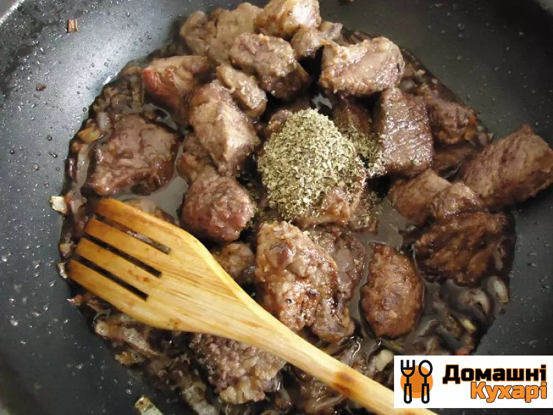 Соковита яловичина на сковороді - фото крок 6
