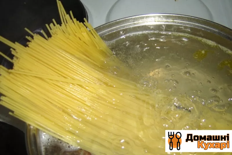 Спагеті з фаршем і томатним соусом - фото крок 3