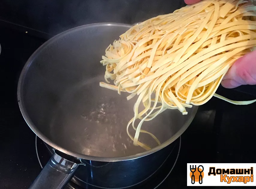 Спагеті з грибами у вершковому соусі - фото крок 7