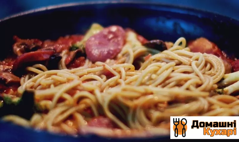 Спагеті з томатним соусом і овочами - фото крок 5