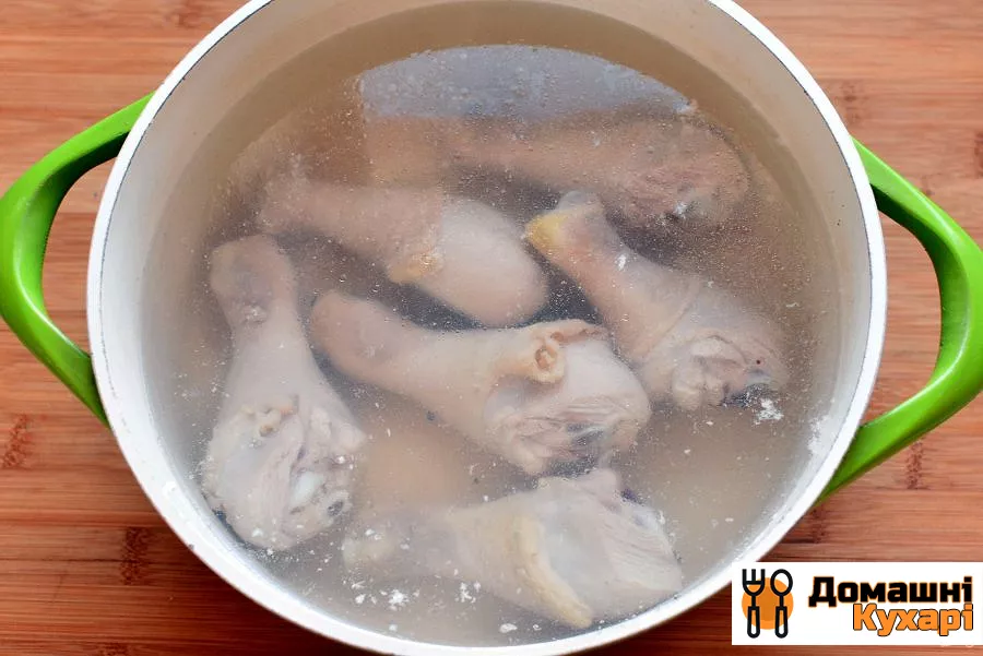 Суп-локшина з куркою і білими грибами - фото крок 1