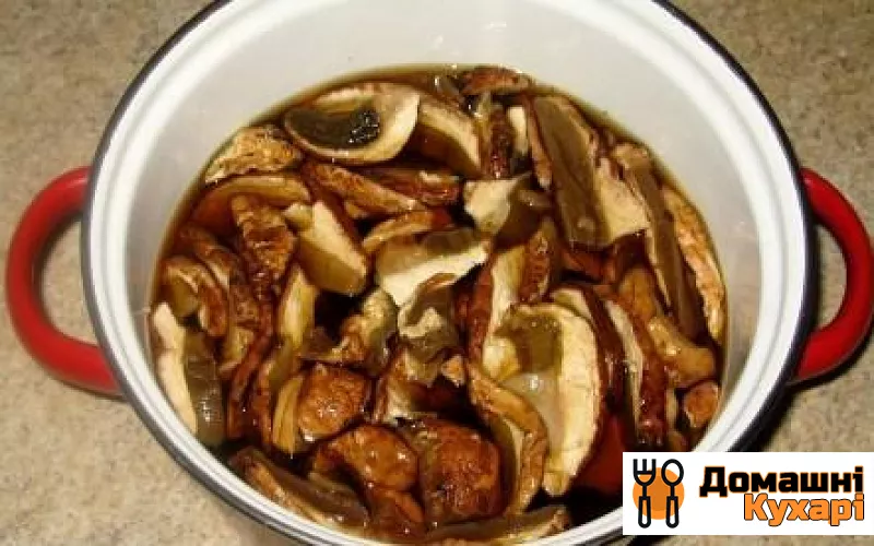 Суп з білих грибів сушених - фото крок 1
