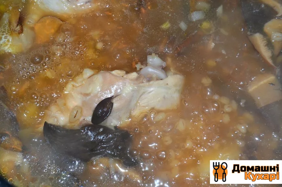 Суп із сушених грибів з перловкою - фото крок 14