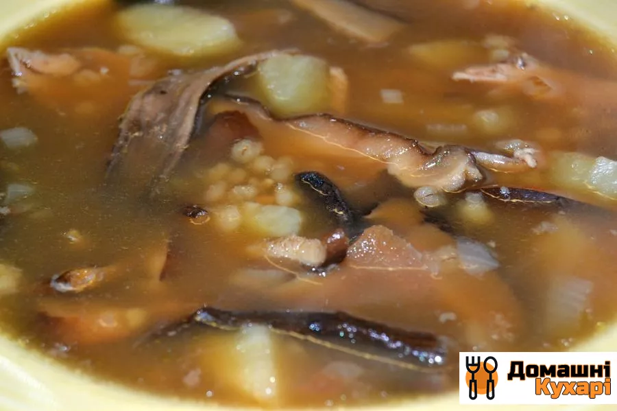 Суп із сушених грибів з перловкою - фото крок 16