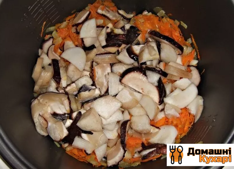 Суп зі свіжих білих грибів в мультиварці - фото крок 5