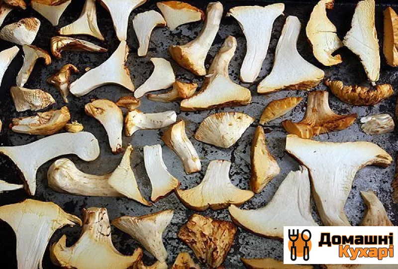 Сушка грибів в духовці - фото крок 2