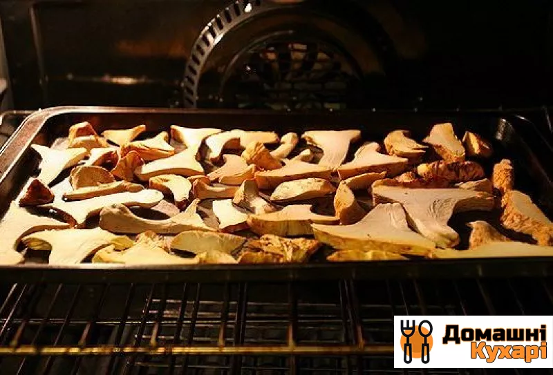 Сушка грибів в духовці - фото крок 3
