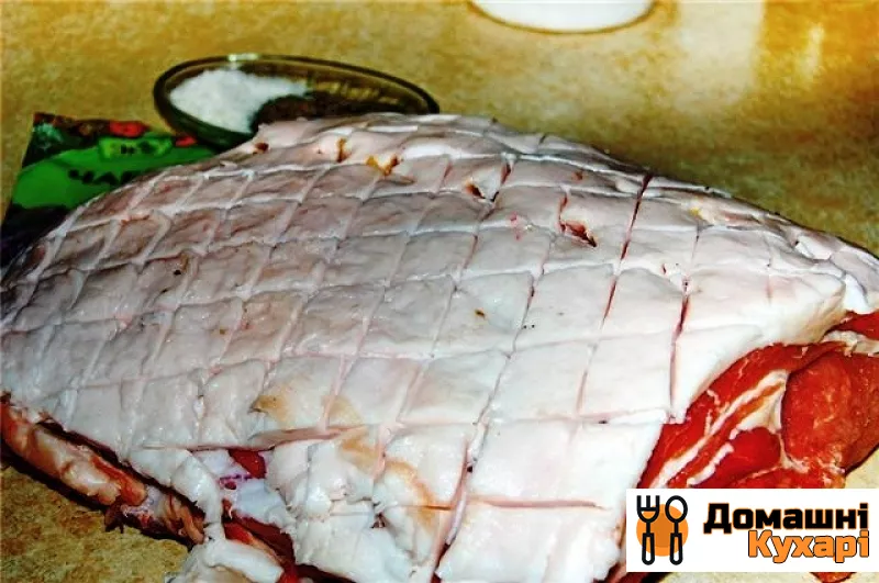 Свиная корейка на кости с морковью - фото крок 5