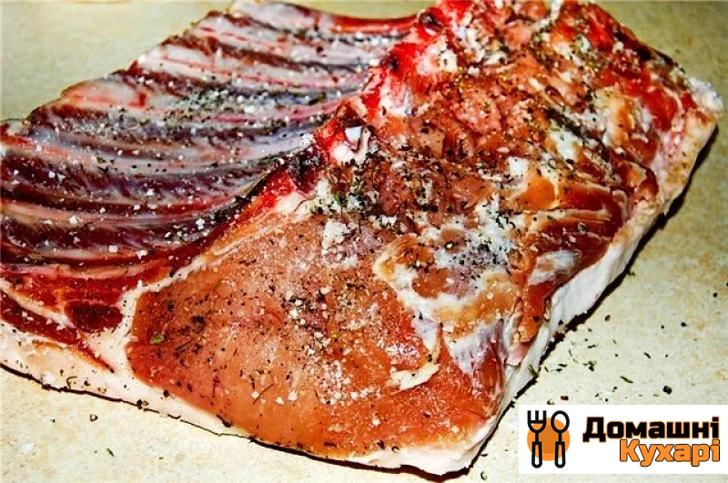 Свиная корейка на кости с морковью - фото крок 6